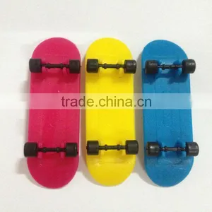 Plastic Mini Finger Skateboard thumbnail-4