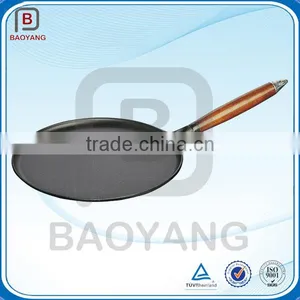 Eco-Friendly Nonstick Round Cast Iron Fry Pan With Wooden Long Handle thumbnail-1