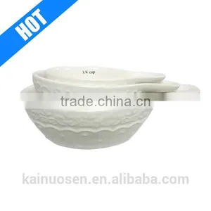 White Set of Three Ceramic Porcelain Measuring Cups thumbnail-1
