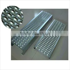Hot Sale and Sample Free Galvanized Checkered Plate/aluminum Checker Plate Tool With All Kinds of Hole Shape(China Manufacturer) thumbnail-1
