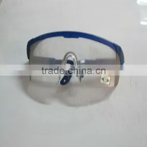Safety Protective Glasses/Goggles/Eyewears Form Guangzhou Supplier thumbnail-1