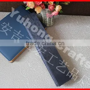 Elegant Chinese Silk Hand Fan Box thumbnail-2