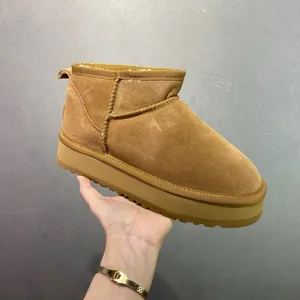 UGG Autumn/Winter Sheepskin Boots thumbnail-1