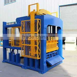 QT10-15 Fully Automatic Machine a Brique thumbnail-1
