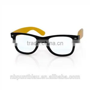 Glasses With Different Colors Lensens thumbnail-4