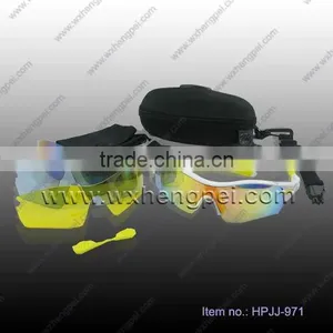 Fashionable Interchangeable Sunglasses With UV400 Protection thumbnail-1