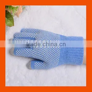 Black PVC Dots IPhone Touch Conductive Gloves thumbnail-4