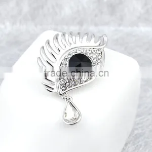 Stylish Decorative Plating Silver Crystal Rhinestone Eyes Design Brooch for Ladies thumbnail-4