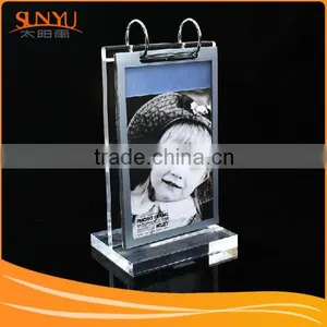 Fashinable Deign Clear Acrylic Calender Stand thumbnail-1