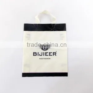 Fashion and Custom Design Wrapping Plastic Carry Bag for Gift thumbnail-1
