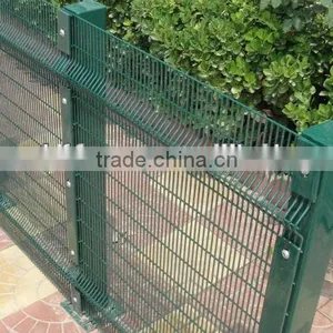 Pvc Coated Green Vinly Airport Bend Welded Wire Mesh Security Fence for Yard Guard thumbnail-5