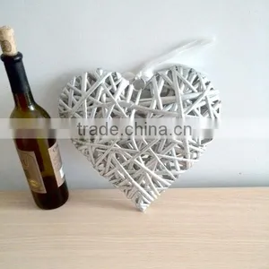 HOT Beautiful Heart Shaped Wicker Baskets thumbnail-1