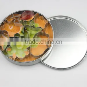 7pcs Set Halloween Cookie Cutters in Tin, Stainless Steel Tools thumbnail-1