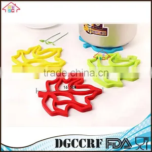 Promotional Free Gift Maple Leaf Design Silicone Placemat Pot Holder thumbnail-5