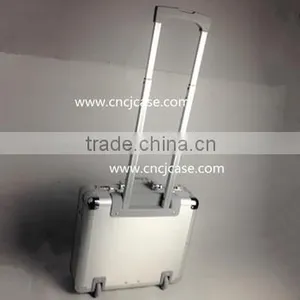 Easy Carrying Aluminum Travel Suitcase thumbnail-2