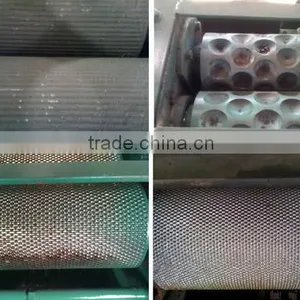 High Quality Double Roller Squeezing Granulator Supplier thumbnail-5