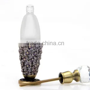 Vintage Perfume Atomizer Bottle Glass Metal Material Europe Popular Crystal Glass Bottle thumbnail-5