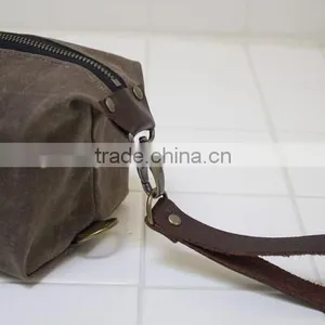 High Quality and Personalized Large Size Mens Waxed Canvas Dopp Kit Supplier's Choice thumbnail-4