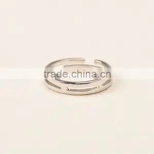 New Fashion Polishing Crown Shape Alloy Finger Ring thumbnail-5