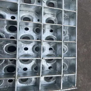 Anti-slip Perforated Mesh Pattern Plate, With Alligator Mouth Holes, Suitable for Pedestrian Walkways, Cutting and Bending Services Available thumbnail-3