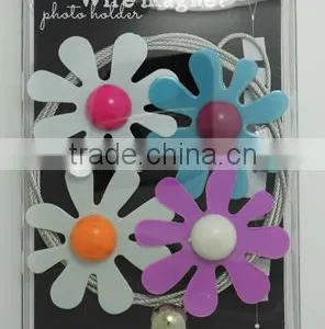 Magnet Wire Hanging Photo Holder thumbnail-4