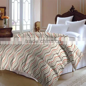 Solid and Printed Comforters thumbnail-4
