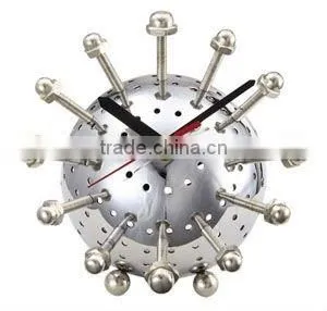 Robot Silver Clock thumbnail-1