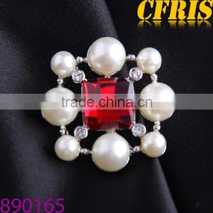 2015 New Wholesale Crystal Joint Pearl Lapel Pin thumbnail-1