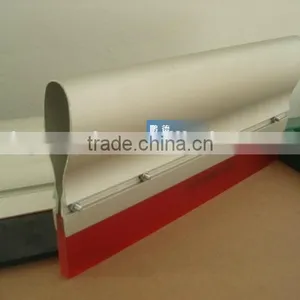 Wooden Handle Scraper thumbnail-1