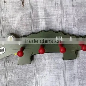 Hot Sell Wooden In the Shape of an Alligator Peg Rack Hand Painted Made in China thumbnail-1