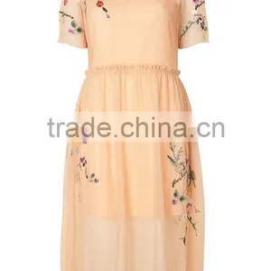 Woman Short Sleeve Flower Embroidered Midi Length Fashion Dress thumbnail-2