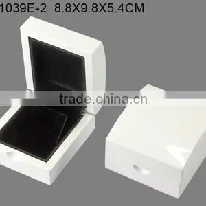 W1034ES Elegant Lacquer Earing Woonden Gift Packaging Box Velvet Lining thumbnail-5