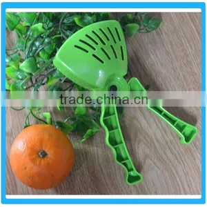 Manually Pressing Plastic Lemon Squeezer thumbnail-2