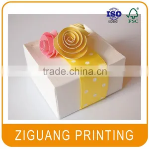 Folding Gift Box With Ribbon thumbnail-1