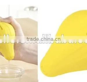 FDA & LFGB Approved Silicone Lemon Squeezer Mini Kitchen Tools Hand Juicer Squeezer thumbnail-1