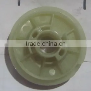 Pull Starter Pulley on China Chain Saw CS5200 thumbnail-1