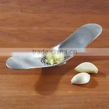 Stainless Steel Garlic Press/ Garlic Crusher/ Garlic Rocker thumbnail-2