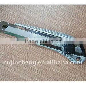 Aluminum Alloy Utility Cutter Knife With 18mm Blade thumbnail-1
