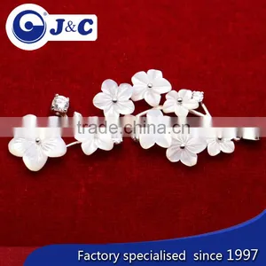 Manufacture Real Natural Mother of Pearl Shell Carve Flower Bracelet thumbnail-4