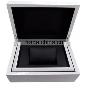 Luxury High Glossy Piano Lacquered Watch Box Wooden Watch Packing Box thumbnail-2