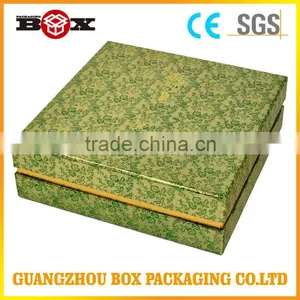 Rigid Gift Boxes With Glittery Finishes thumbnail-2