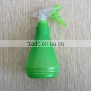 Green Plastic Garden Spray Bottle With Trigger thumbnail-3