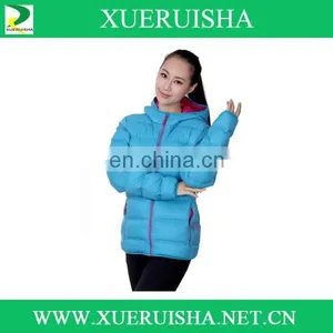 Soft Woman Wear Winter Down Jacket to Keep Warm thumbnail-1