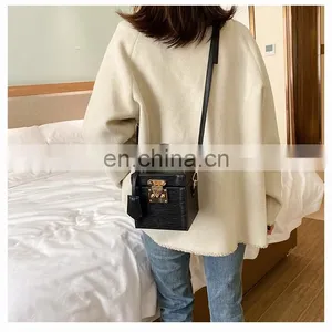 Autumn and Winter Small Bag 2020 New Korean Fashion Small Square Bag Wild Hit Color Lock Box Type Single Shoulder Handbag thumbnail-3