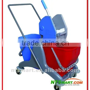 Bucket With Wringer thumbnail-1