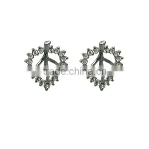 Fashion Stud Earrings thumbnail-1