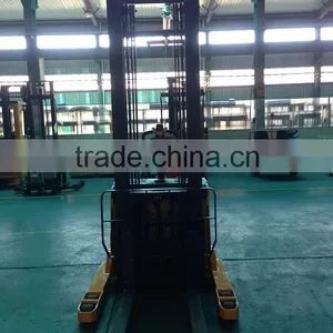 2 Ton Electric Stacker Lifting Height 6500 mm thumbnail-5