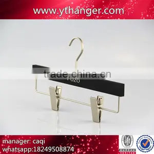 CY-650 Luxury Black Rubber Hanger Touch Soft Flocking Plastic Belt Hanger thumbnail-4