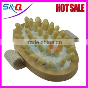 Home and Travel Wooden Massager Brush thumbnail-3