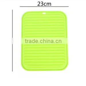 High Quality Heat Resistant Baking Mat Waterproof Anti-skidding Silicone Placemat thumbnail-2